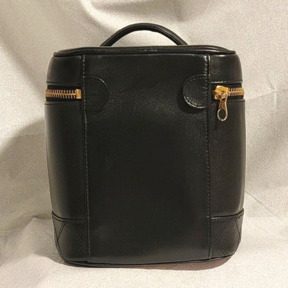 Authentic CHANEL Black Lambskin Leather Vanity Case - Picture 3 of 14